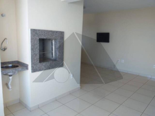 #346 - Apartamento para Venda em Arapongas - PR - 2