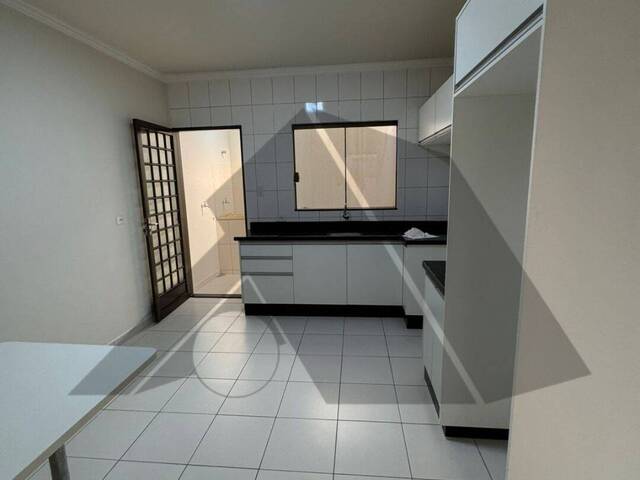 Apartamento para Locação em Arapongas - 3