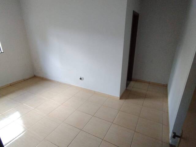 #583 - Casa para Locação em Arapongas - PR